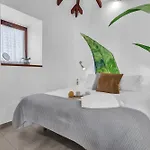 Casa De Teja * لا أوروتافا